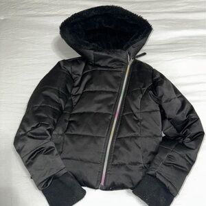 Girls winter jacket.excellent condition.  Zipper has rainbow colors. Size 4-5
